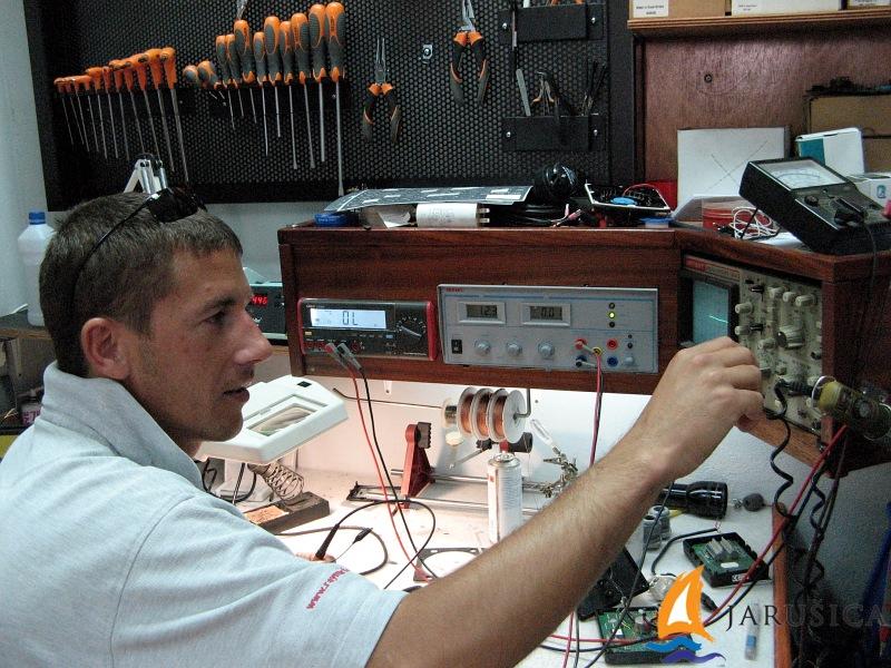 Jarušica d.o.o. - Brodski elektro servis
